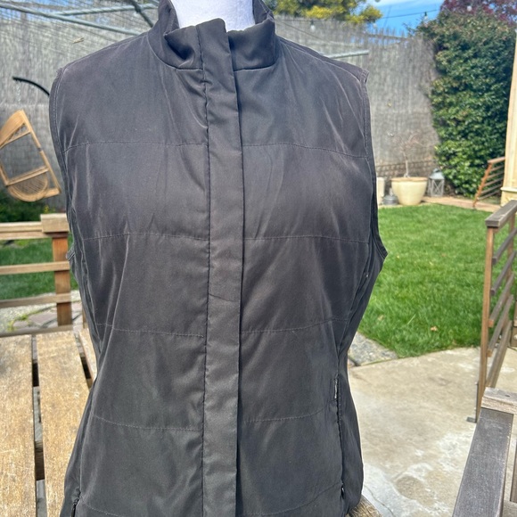 Faconnable Women's Vest - Size Large- Excellent Quality! - Picture 2 of 6